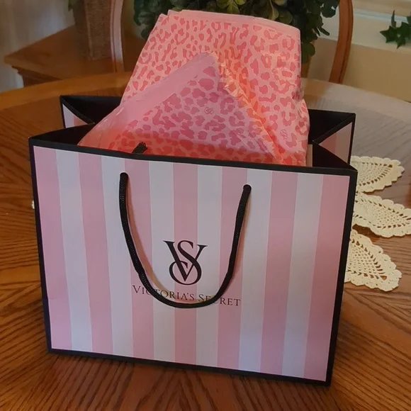 Victoria's Secret Convertible T-shirt Push-up Full Coverage Bra 32D - Picture 8 of 8